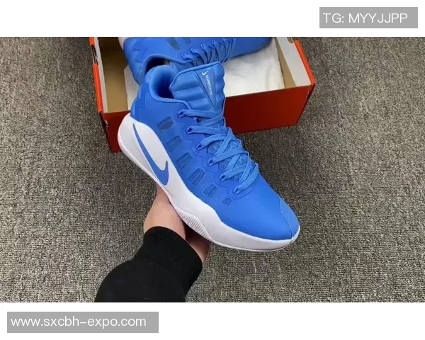 保罗篮球鞋的魅力与性能解析让你在球场上尽显风采
